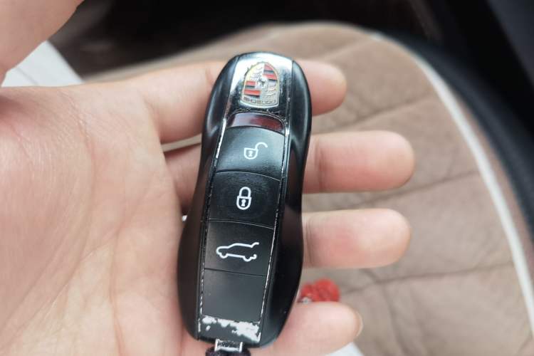 Used Porsche Cayenne 2014 Cayenne Platinum Edition 3.0T Vehicle Key