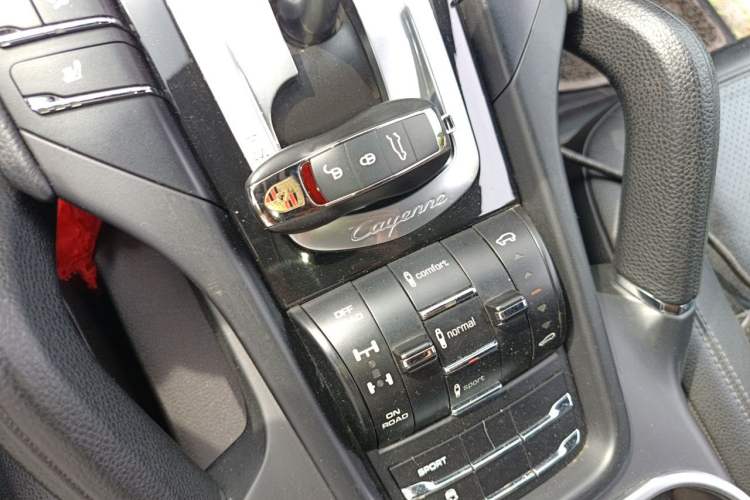 Used Porsche Cayenne 2014 Cayenne Platinum Edition 3.0T Vehicle Key