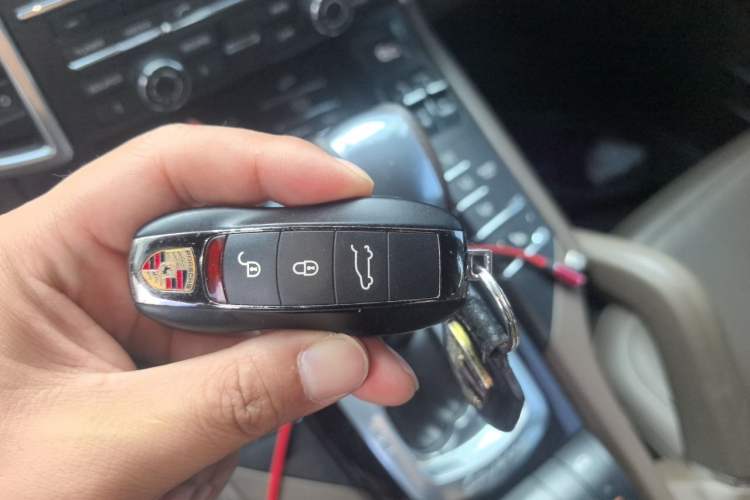 Used Porsche Cayenne 2014 Cayenne Platinum Edition 3.0T Vehicle Key