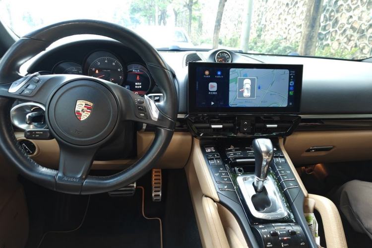 Used Porsche Cayenne 2014 Cayenne Platinum Edition 3.0T Center Console