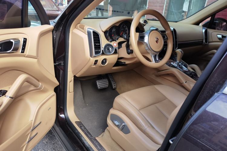 Used Porsche Cayenne 2014 Cayenne Platinum Edition 3.0T Driver Seat