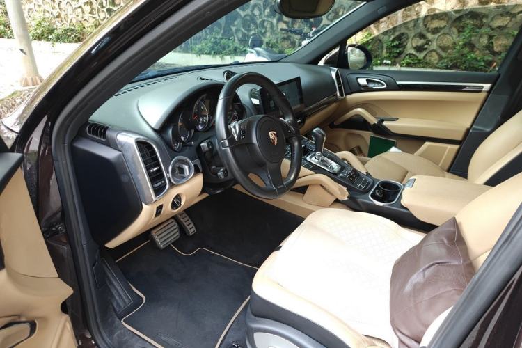Used Porsche Cayenne 2014 Cayenne Platinum Edition 3.0T Driver Seat