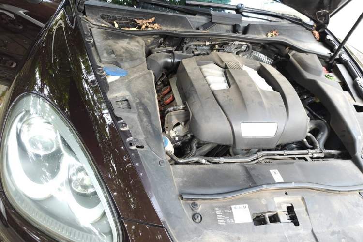 Used Porsche Cayenne 2014 Cayenne Platinum Edition 3.0T Engine Bay Right