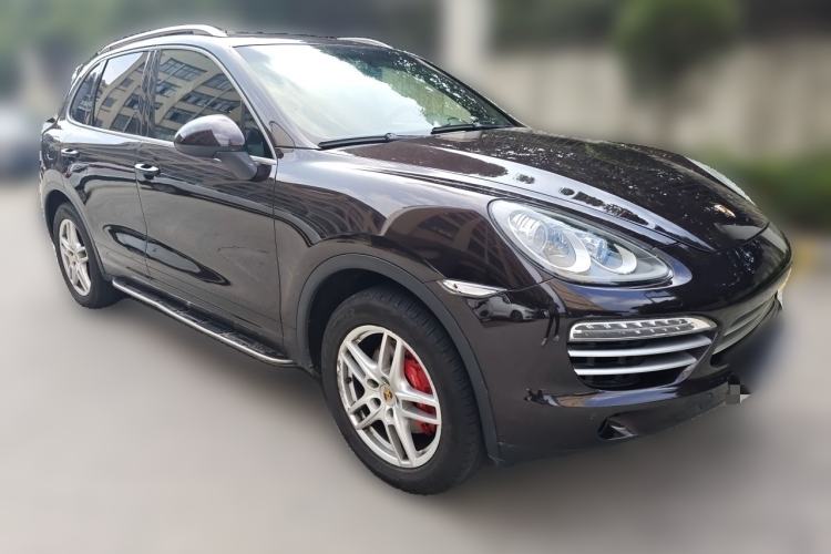 Used Porsche Cayenne 2014 Cayenne Platinum Edition 3.0T Front Right 45 Deg