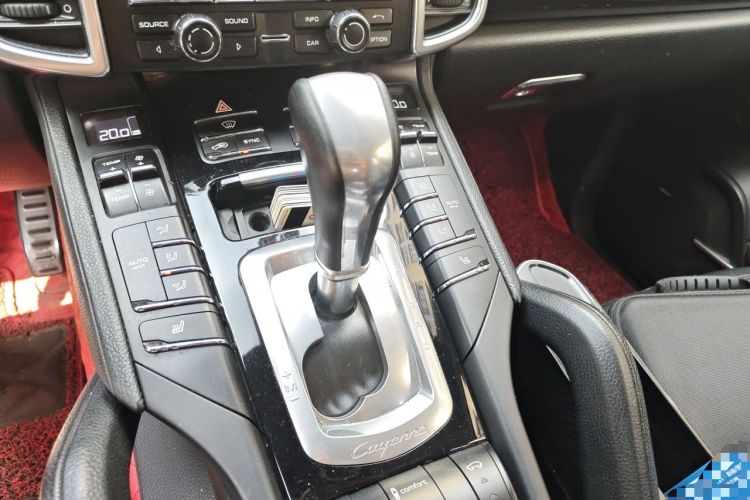 Used Porsche Cayenne 2014 Cayenne Platinum Edition 3.0T Gear Lever