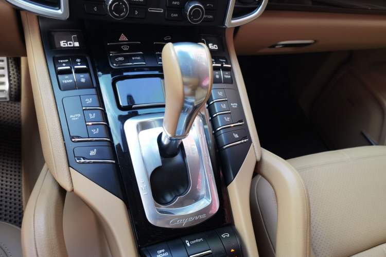 Used Porsche Cayenne 2014 Cayenne Platinum Edition 3.0T Gear Lever