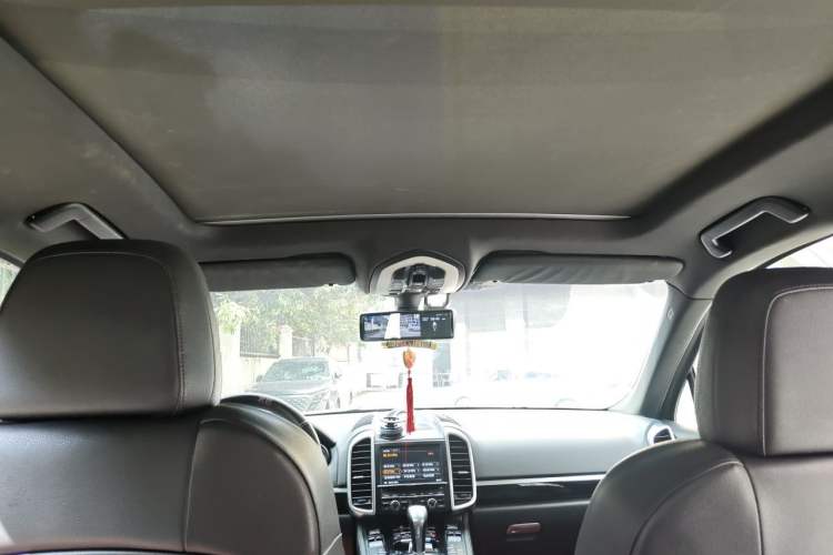 Used Porsche Cayenne 2014 Cayenne Platinum Edition 3.0T Headliner