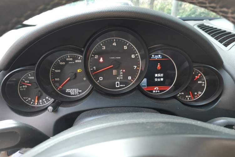 Used Porsche Cayenne 2014 Cayenne Platinum Edition 3.0T Instrument Cluster