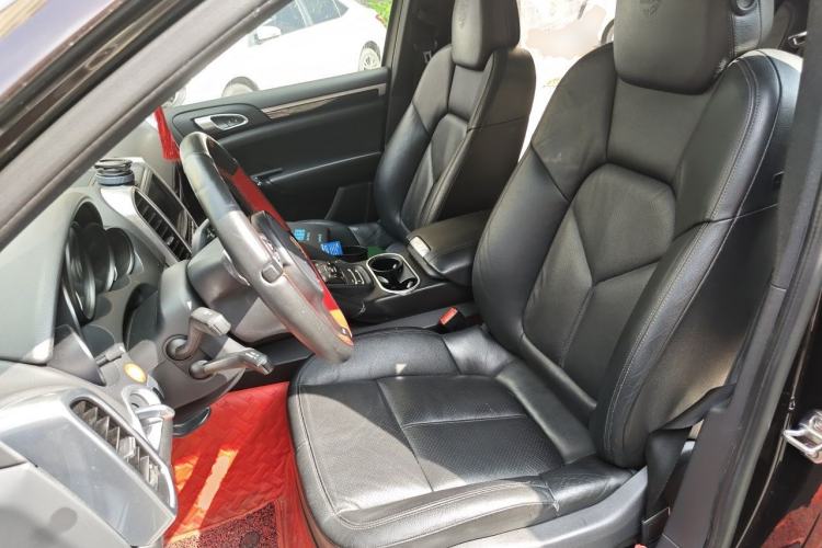 Used Porsche Cayenne 2014 Cayenne Platinum Edition 3.0T Left Front Seat