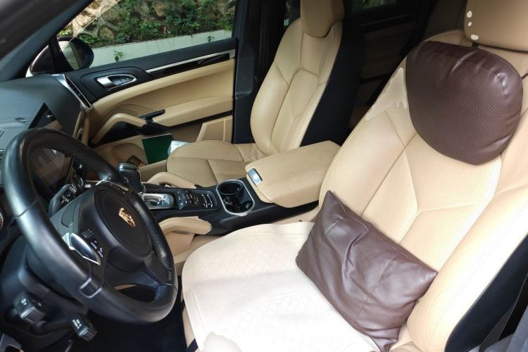Used Porsche Cayenne 2014 Cayenne Platinum Edition 3.0T Left Front Seat