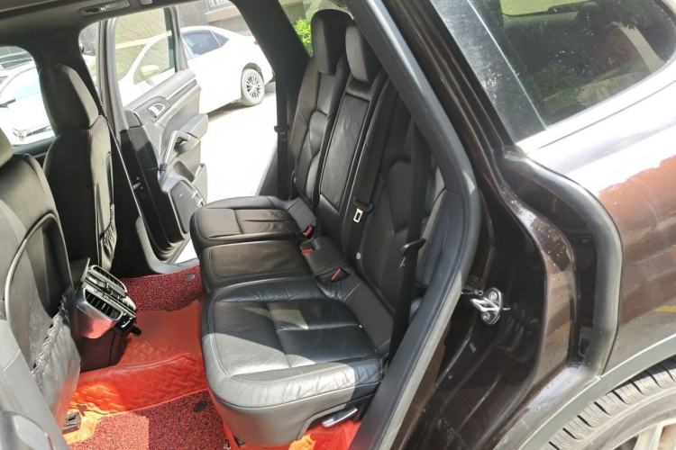 Used Porsche Cayenne 2014 Cayenne Platinum Edition 3.0T Left Rear Seat