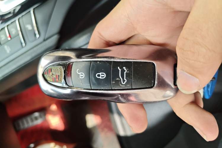 Used Porsche Cayenne 2014 Cayenne Platinum Edition 3.0T Vehicle Key
