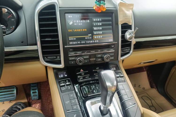Used Porsche Cayenne  Audio And AC Panel