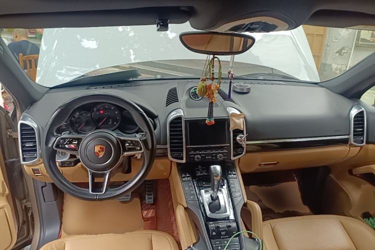 Used Porsche Cayenne  Center Console