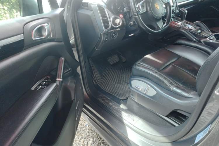 Used Porsche Cayenne  Driver Seat