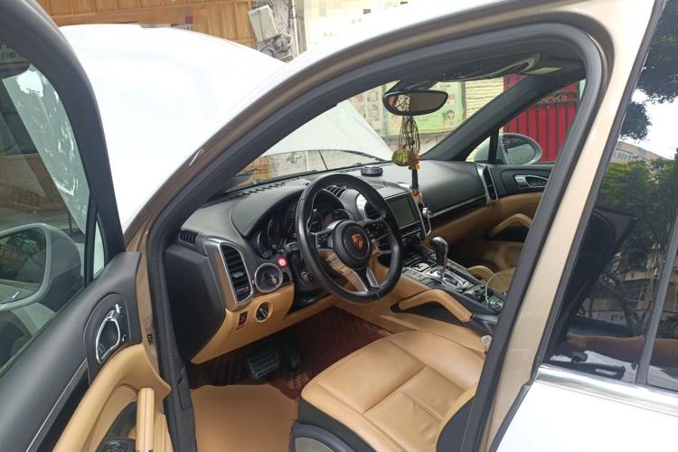 Used Porsche Cayenne  Driver Seat