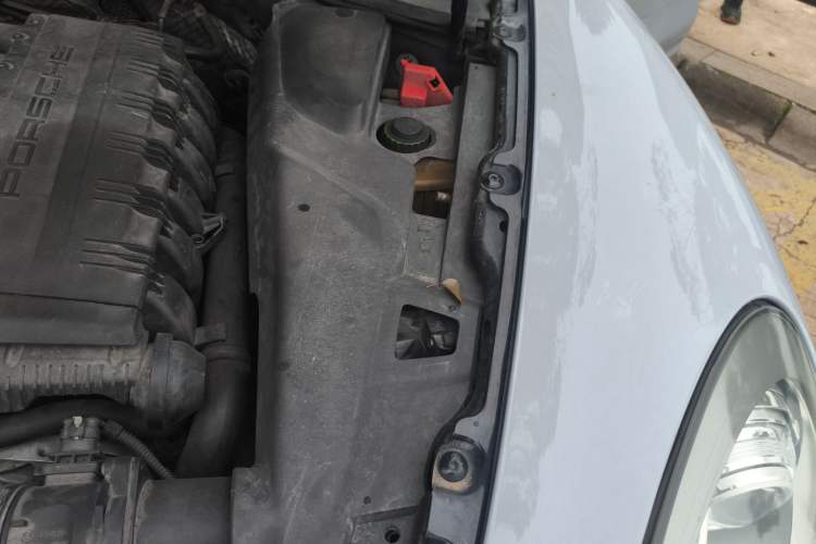 Used Porsche Cayenne  Engine Bay Left