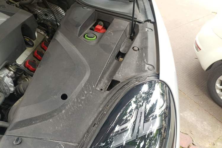 Used Porsche Cayenne  Engine Bay Left