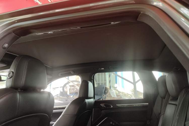 Used Porsche Cayenne  Headliner