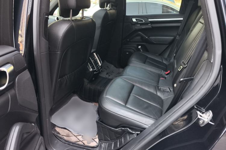 Used Porsche Cayenne 2014 Cayenne Platinum Edition 3.0T Left Rear Seat