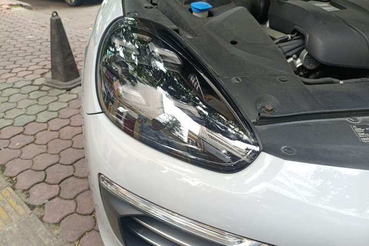Used Porsche Cayenne  Right Front Headlight