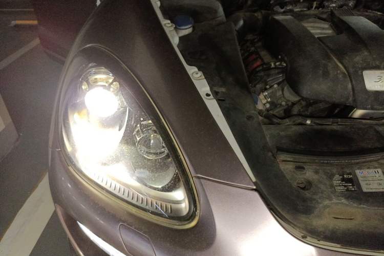 Used Porsche Cayenne 2014 Cayenne Platinum Edition 3.0T Engine Bay Right