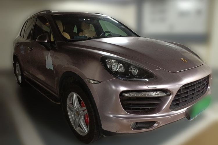 Used Porsche Cayenne 2014 Cayenne Platinum Edition 3.0T Front Right 45 Deg