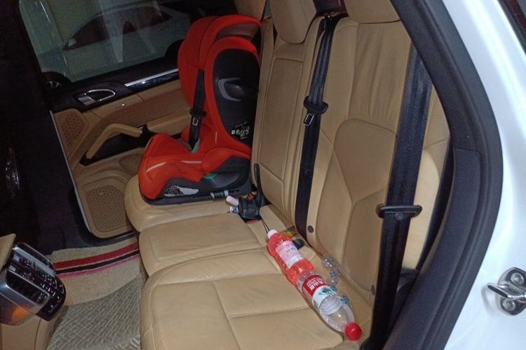 Used Porsche Cayenne 2014 Cayenne Platinum Edition 3.0T Left Rear Seat