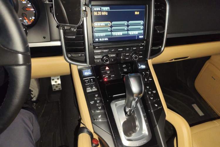 Used Porsche Cayenne 2014 Cayenne Platinum Edition 3.0T Audio And AC Panel