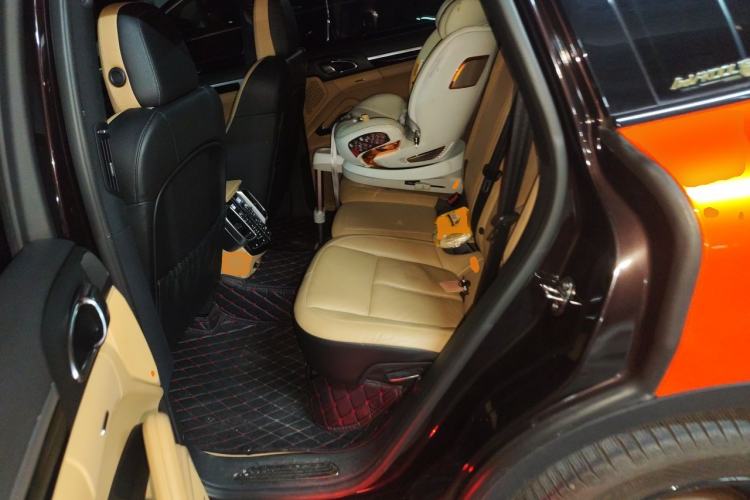 Used Porsche Cayenne 2014 Cayenne Platinum Edition 3.0T Left Rear Seat