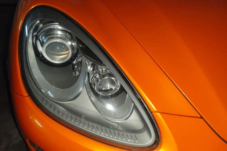 Used Porsche Cayenne 2014 Cayenne Platinum Edition 3.0T Right Front Headlight