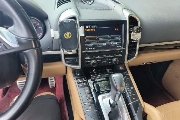 Used Porsche Cayenne 2014 Cayenne Platinum Edition 3.0T Audio And AC Panel