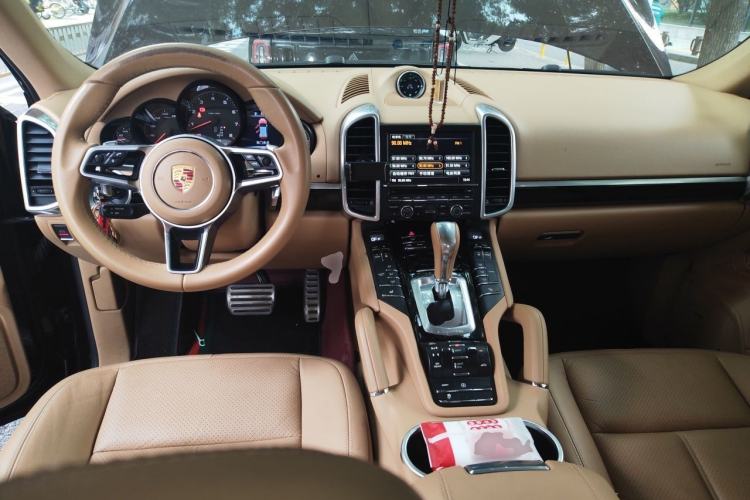 Used Porsche Cayenne 2014 Cayenne Platinum Edition 3.0T Center Console