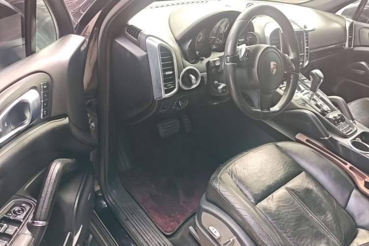 Used Porsche Cayenne 2014 Cayenne Platinum Edition 3.0T Driver Seat