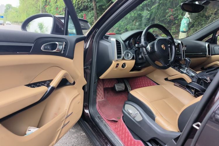 Used Porsche Cayenne 2014 Cayenne Platinum Edition 3.0T Driver Seat