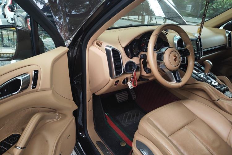 Used Porsche Cayenne 2014 Cayenne Platinum Edition 3.0T Driver Seat