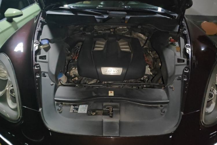 Used Porsche Cayenne 2014 Cayenne Platinum Edition 3.0T Engine Bay