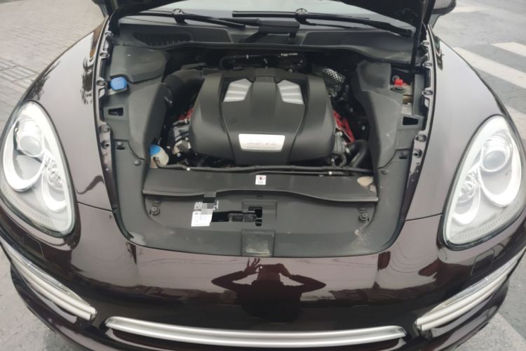 Used Porsche Cayenne 2014 Cayenne Platinum Edition 3.0T Engine Bay