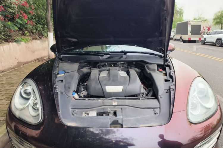 Used Porsche Cayenne 2014 Cayenne Platinum Edition 3.0T Engine Bay