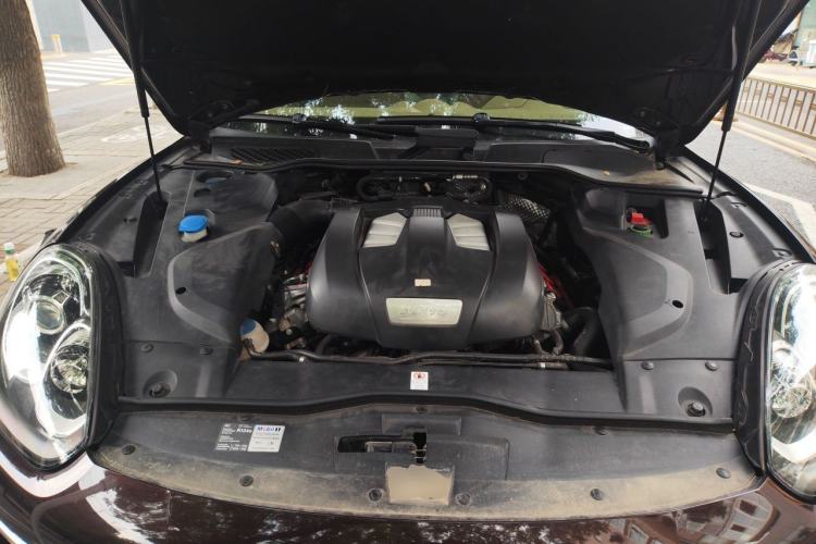 Used Porsche Cayenne 2014 Cayenne Platinum Edition 3.0T Engine Bay