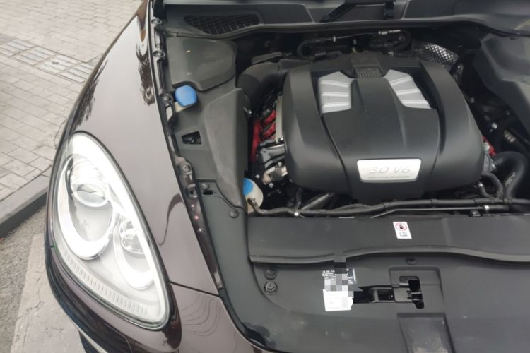 Used Porsche Cayenne 2014 Cayenne Platinum Edition 3.0T Engine Bay Right