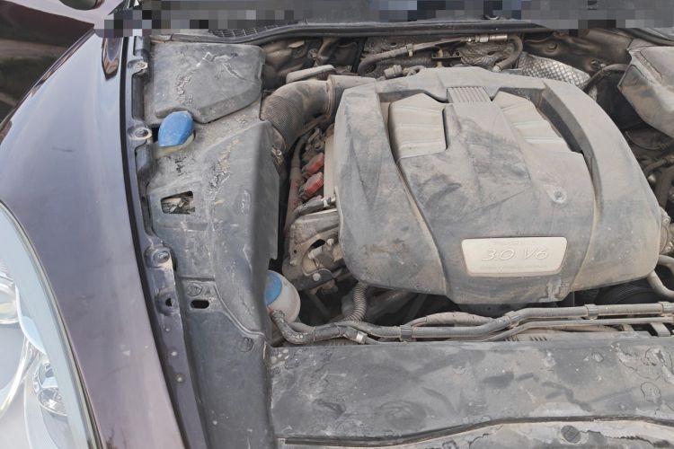 Used Porsche Cayenne 2014 Cayenne Platinum Edition 3.0T Engine Bay Right
