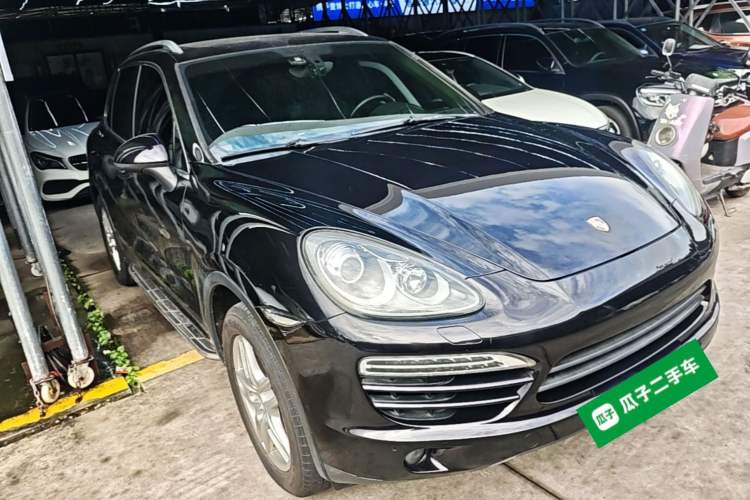 Used Porsche Cayenne 2014 Cayenne Platinum Edition 3.0T Front Right 45 Deg