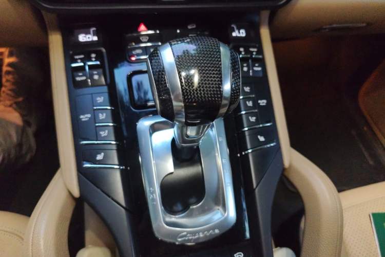 Used Porsche Cayenne 2014 Cayenne Platinum Edition 3.0T Gear Lever