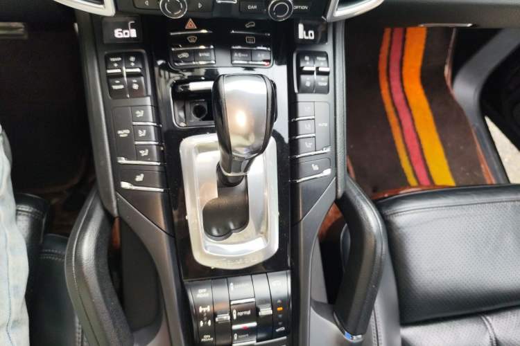 Used Porsche Cayenne 2014 Cayenne Platinum Edition 3.0T Gear Lever