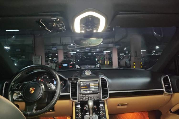 Used Porsche Cayenne 2014 Cayenne Platinum Edition 3.0T Headliner