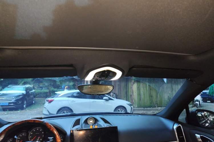 Used Porsche Cayenne 2014 Cayenne Platinum Edition 3.0T Headliner
