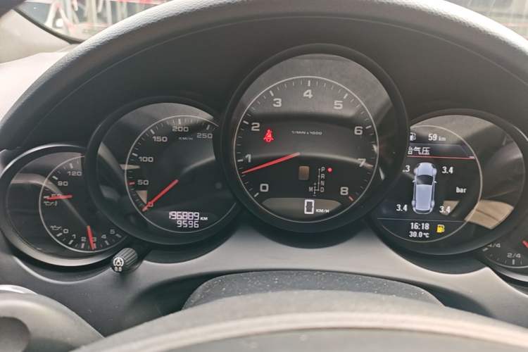 Used Porsche Cayenne 2014 Cayenne Platinum Edition 3.0T Instrument Cluster
