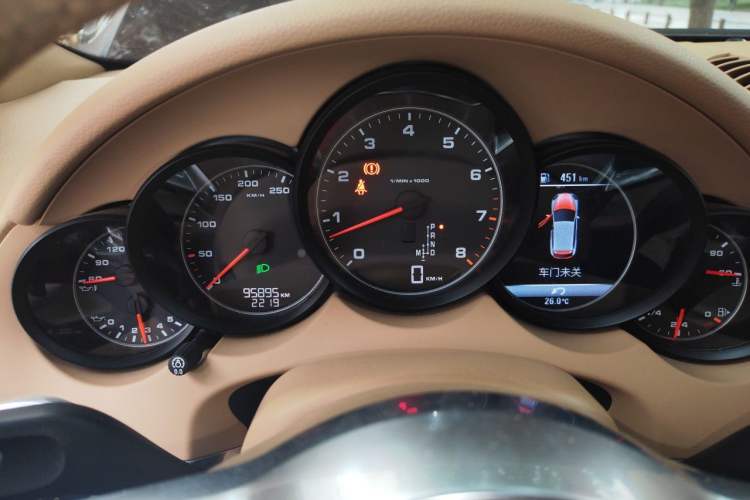 Used Porsche Cayenne 2014 Cayenne Platinum Edition 3.0T Instrument Cluster