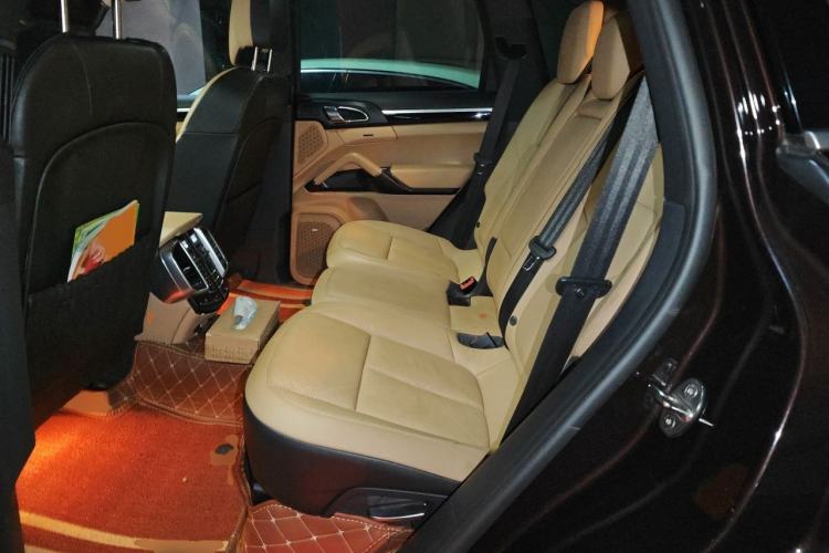 Used Porsche Cayenne 2014 Cayenne Platinum Edition 3.0T Left Rear Seat